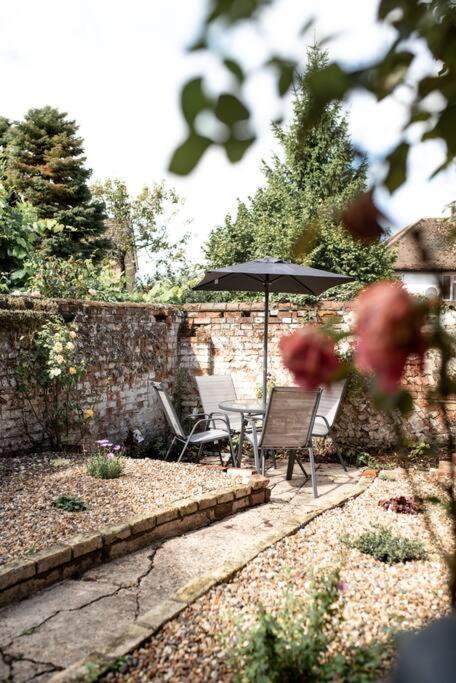 Braybrooke Cottage, Holiday home *