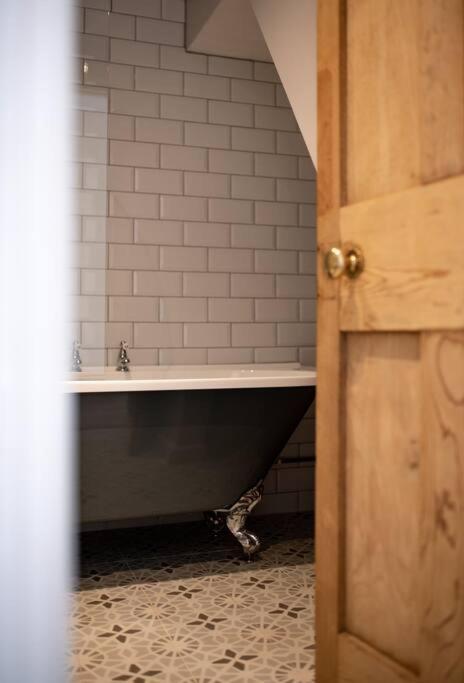 Braybrooke Cottage, * Saffron Walden