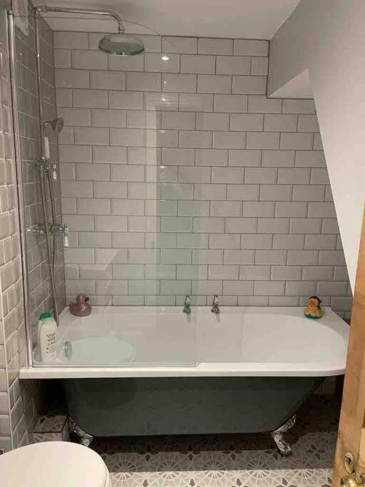 Braybrooke Cottage, Holiday home *